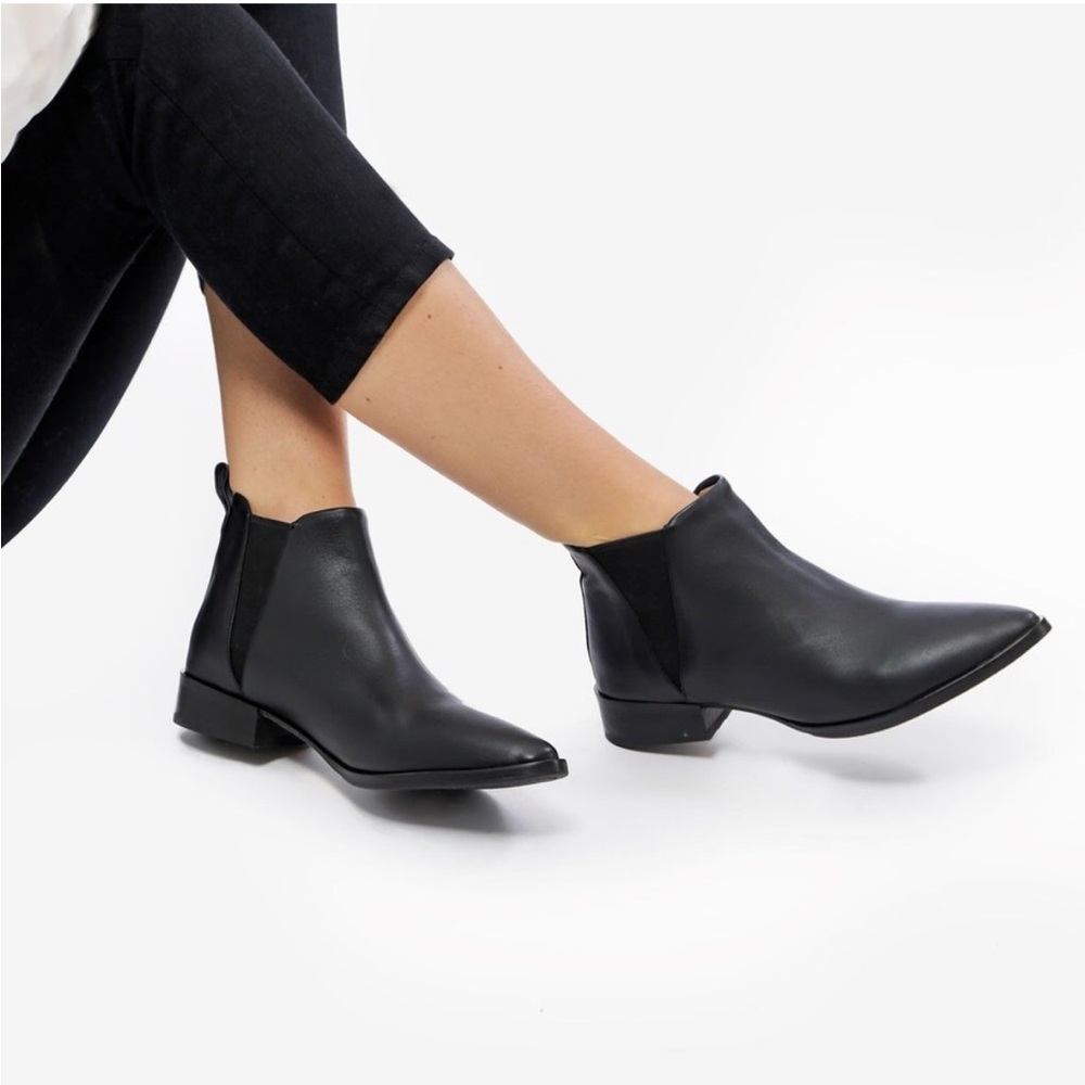 Poppy Barley Low-Rise Chelsea Boots in Black